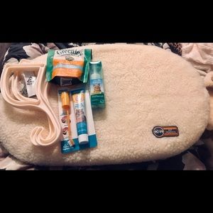 CAT / KITTEN BRAND NEW WINDOW SEAT AND LOT OF ORAL